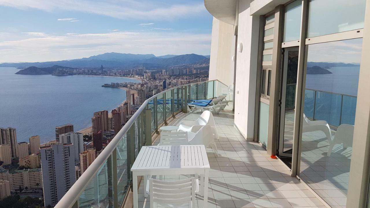 شقة Deluxe Penthouse On The 42Nd Floor With Amazing Sea Views بينايدورم المظهر الخارجي الصورة